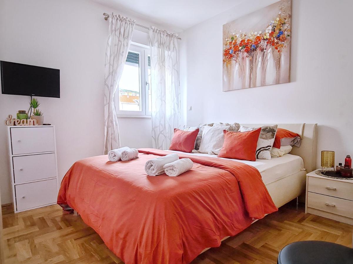 Luxury Apartment Salona Ngoại thất bức ảnh