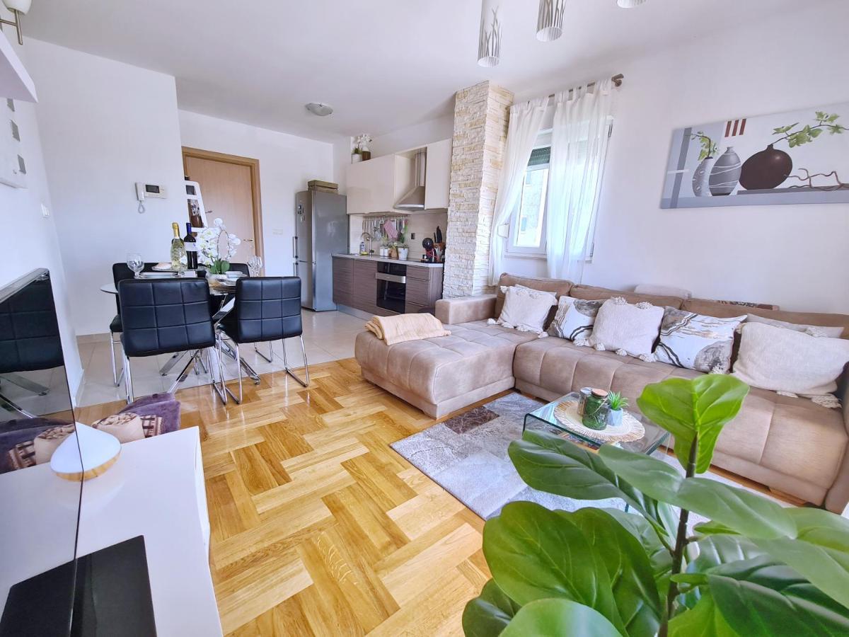 Luxury Apartment Salona Ngoại thất bức ảnh