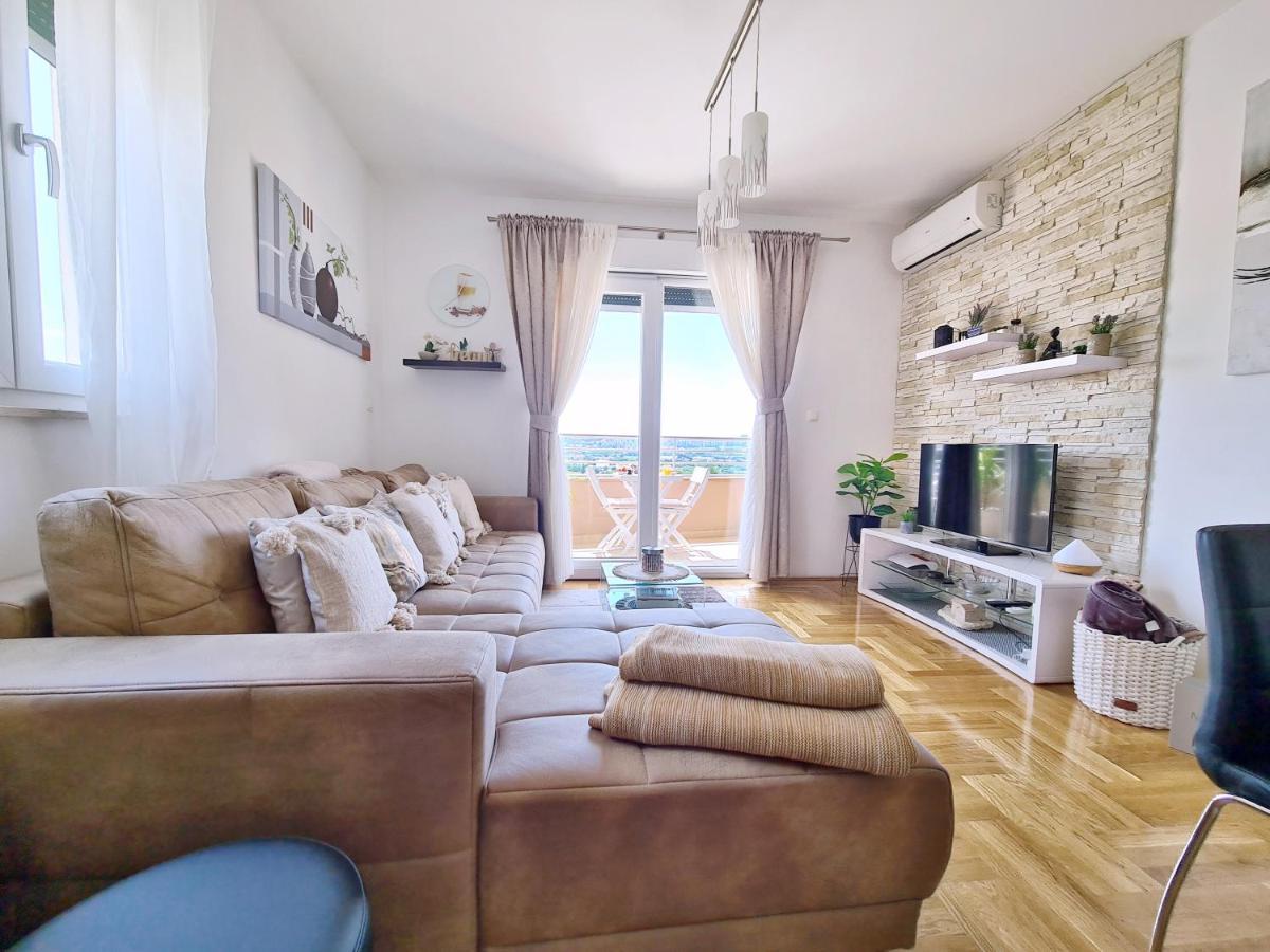 Luxury Apartment Salona Ngoại thất bức ảnh