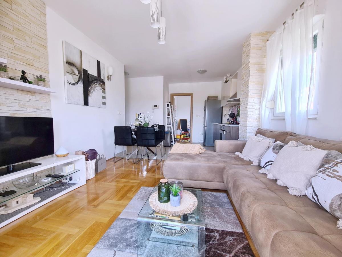 Luxury Apartment Salona Ngoại thất bức ảnh