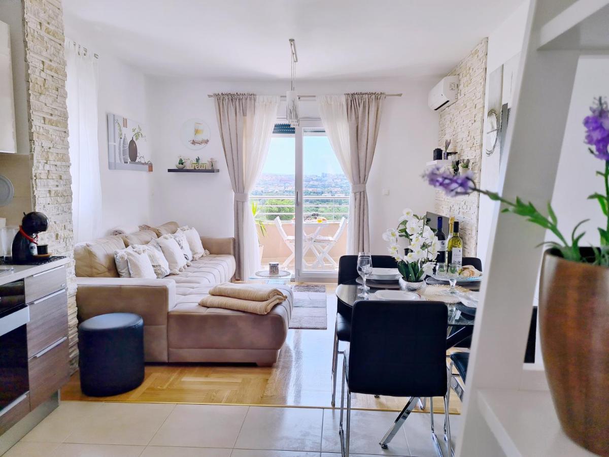 Luxury Apartment Salona Ngoại thất bức ảnh