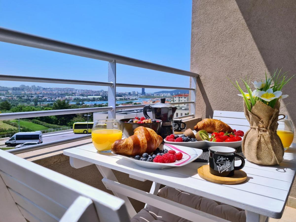 Luxury Apartment Salona Ngoại thất bức ảnh